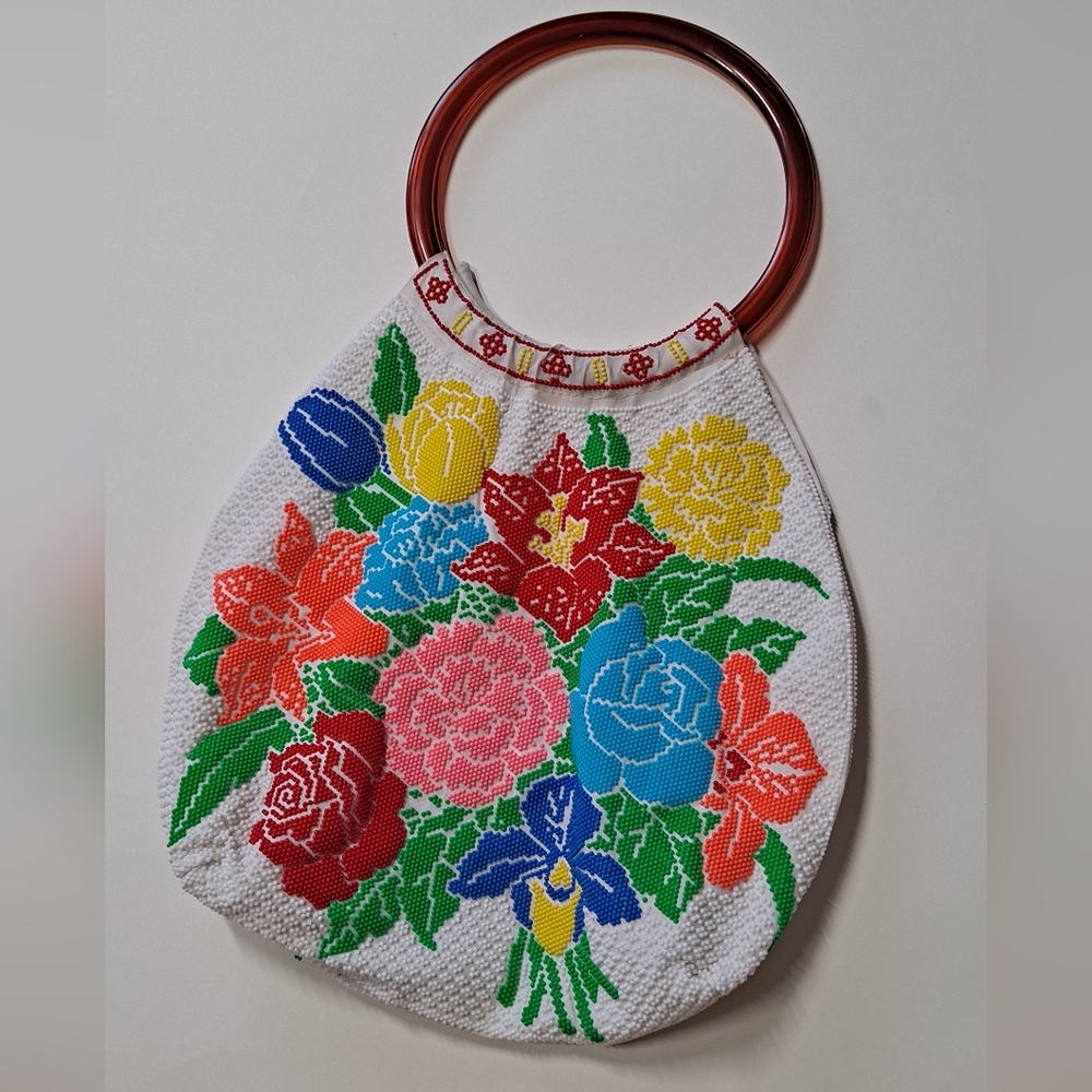 1960s beaded bag vintage white